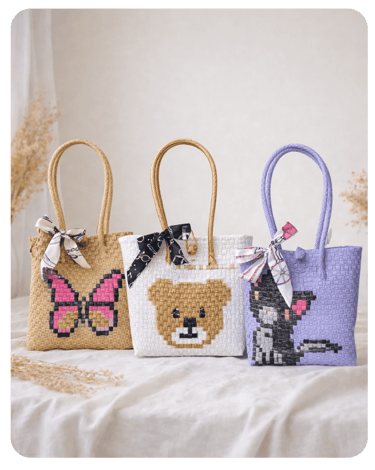 tas anyaman plastik handmade motif karakter lucu kupu kupu beruang dan kucing untuk souvenir dan had