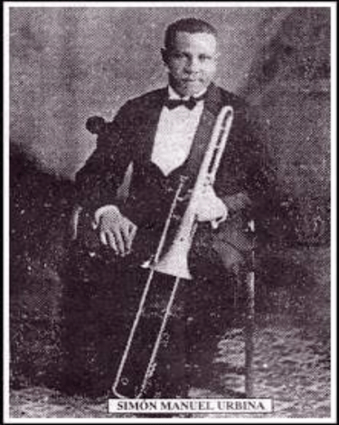 Musico Simón Manuel en el Hotel Esperia