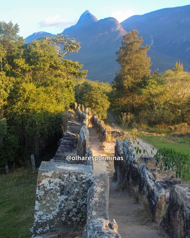 Vista do Bicame de Pedra da Serra do Caraça em Minas Gerais