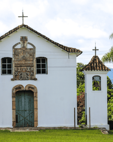 Vista frontal da Capela de Sant'Ana de Chapada em Ouro Preto MG