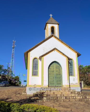 Capela do Nosso Senhor dos Passos, histórica e do periodo colonial em Queluzito
