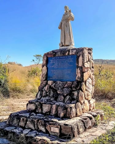 Estátua de São Francisco de Assis na nascente do Rio São Francisco, na Serra da Canastra