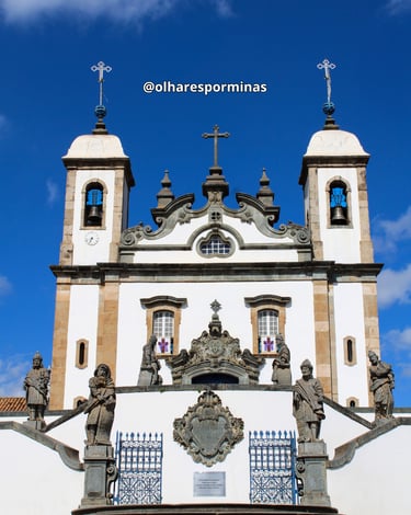 Igreja do Senhor Bom Jesus de Matosinhos com 12 profetas em Congonhas