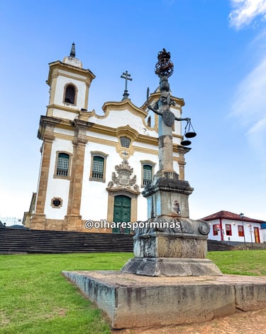 Igreja de São Francisco de Assis na Praça Minas Gerais em Mariana MG