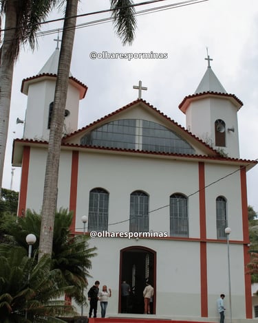 Fachada da Igreja Matriz Nossa Senhora das Oliveiras em Itambé do Mato Dentro MG