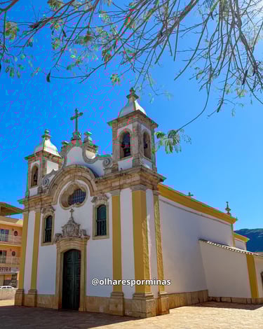 Vista externa da Igreja Matriz de Santo Antônio em Ouro Branco MG