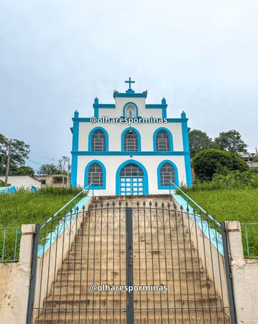 Igreja Nossa Senhora da Conceição, Engenheiro Corrêa com escadaria, fachada branca, azul, Ouro Preto