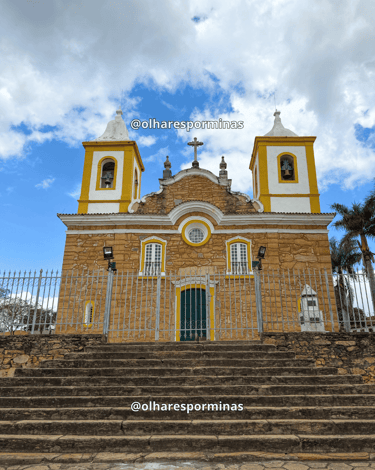 Vista frontal da igreja Matriz de Carrancas Minas Gerais