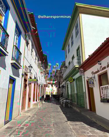 Ruas de pedra e casas coloniais em Diamantina, cidade turistica em Minas Gerais