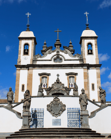 Vista externa do Santuário do Bom Jesus de Matosinhos em Congonhas MG