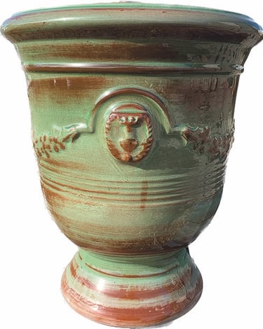 pot émaillé avec pied