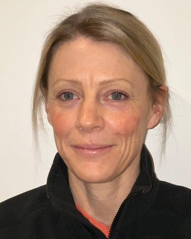 female massage therapist at oak park clinic for sports massage and massage therapy