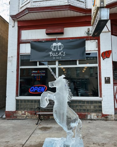 Knickerbocker Fest Ice Sculpture in front of Buck's On Main