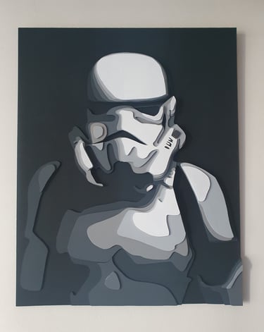 a star wars stormtrooper sculpture en bois