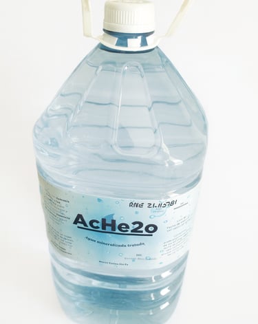 Botella de agua mineralizada por 10 litros descartable