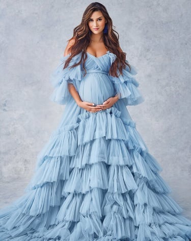 what to wear for maternity photoshoot. Professional family photography collage featuring maternity,