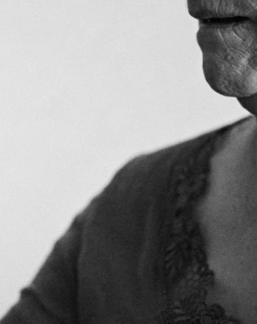 Portrait à l'éventail ehpad odyssée du XXème siècle