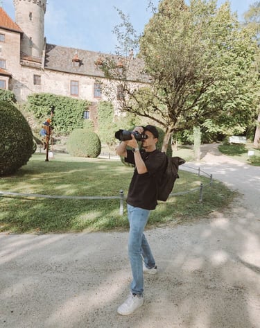 Daniel von Lebensmomente fotografiert aus Coburg in Aktion, um den perfekten Moment einzufangen.