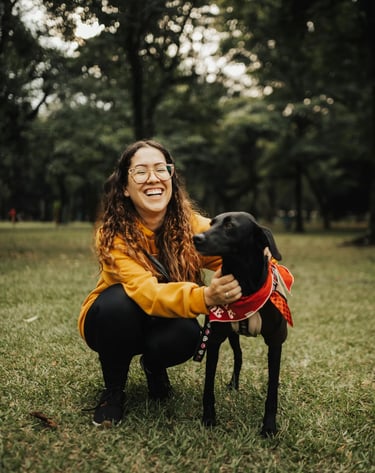 Femme seule avec bébé et chien gagne du temps grâce au service de nettoyage LVSC