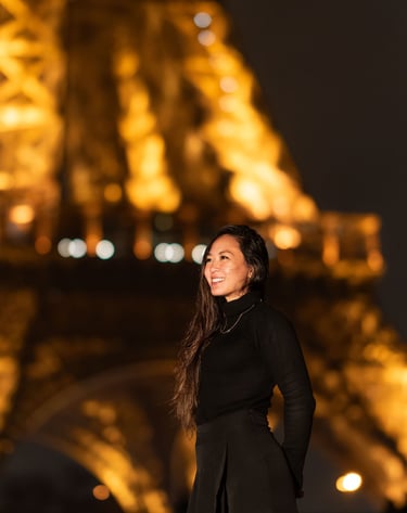 torre acessa a noite