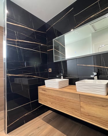 salle de bain effet marbre noir