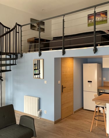 Studio moderne avec mezzanine