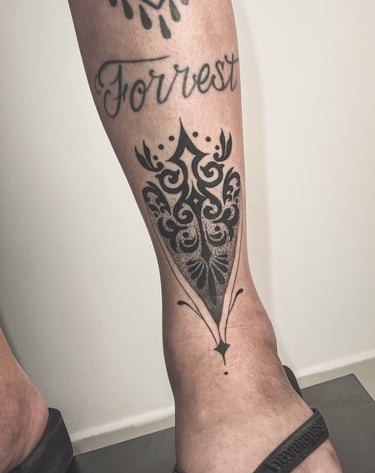 Tatuagem Ornamental Feminina -Estúdio de Tatuagem Rio de Janeiro