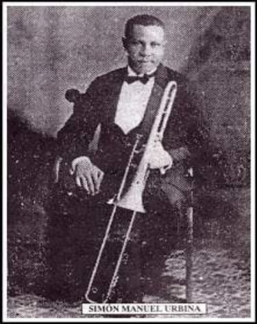 Musico Simón Manuel en el Hotel Esperia
