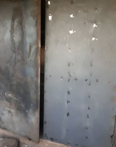 une porte métallique confectionné