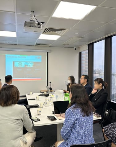 small meeting room to rent by hour in Central with video Conference equipment near Central Station