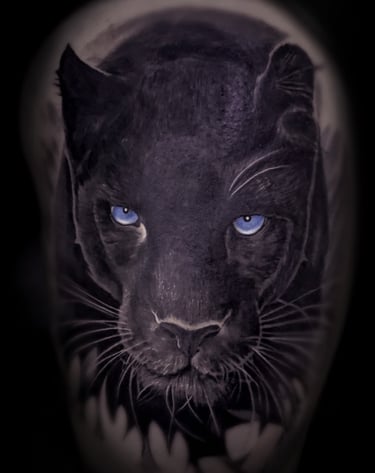 tatuaje pantera realismo blanco negro Barcelona punkotattooartist