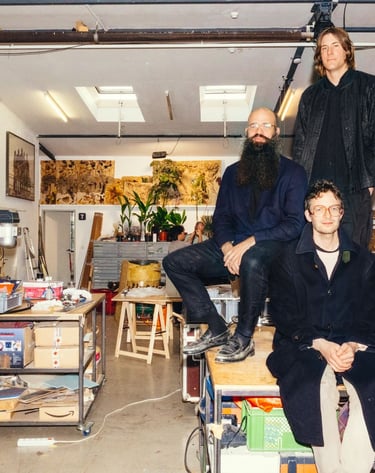Julius von Bismarck, Andreas Greiner und Julian Charrière im Atelier, Credit: Frederike Wetzels