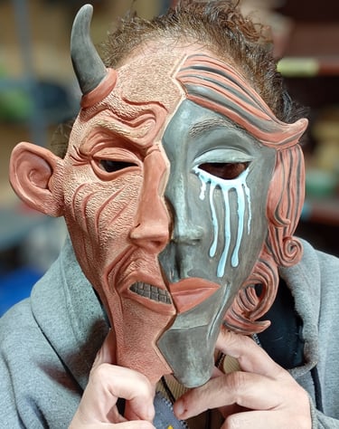 Máscara silbadora con dos silbatos ehecatl