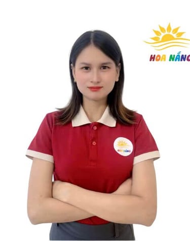 Ảnh cô Nhàn – giáo viên can thiệp trẻ tự kỷ tại Trung tâm Hoa Nắng Hải Phòng, luôn tạo môi trường ấm