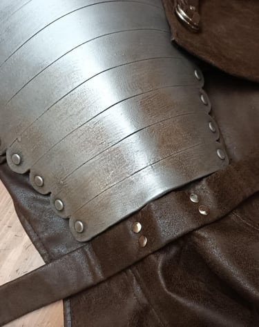 workshop: How to use artificial leather for cosplay