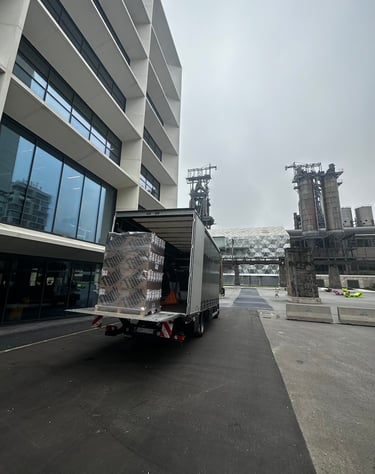 Un porteur hayon en livraison