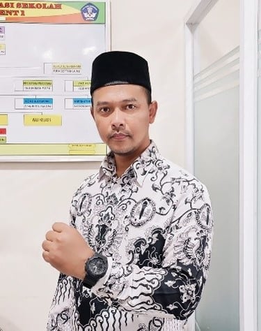 Darul Arkom, M.Pd