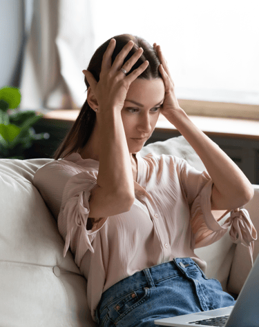 femme stressée et dépassée