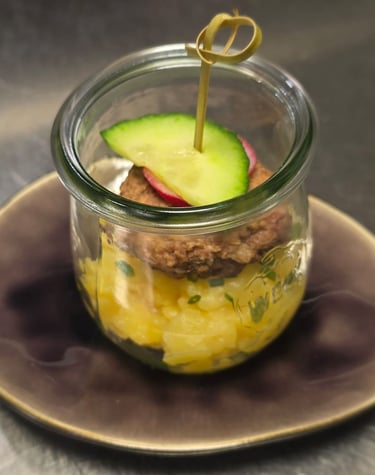 Fleischpflanzerl mit Kartoffelsalat