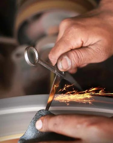 Sharpening machine used to sharpen scissors