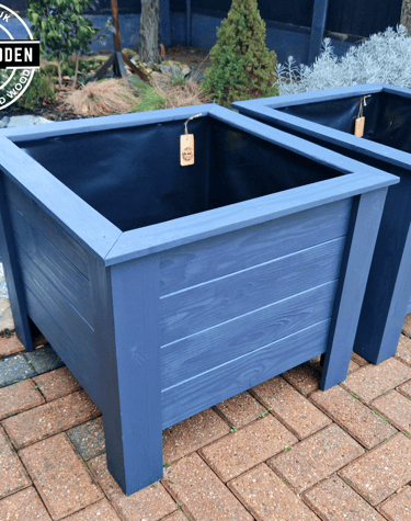 Versailles planters set of 2  
