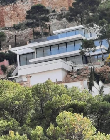 Chalet de lujo con vistas al mar Mediterráneo.