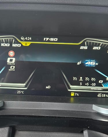 Containertransport im Hafen, LKW, Chassi für Überseecontainer, Tacho DAF XG+