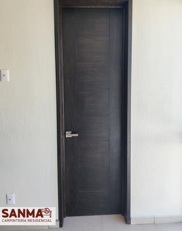 puerta de madera fraccionamiento