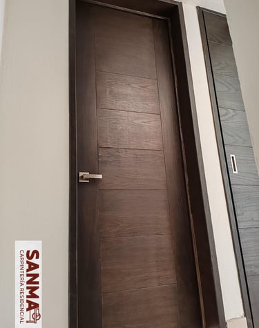 puerta de madera fraccionamiento