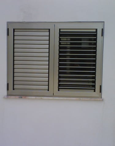 Persiana Mallorquina color A. Inox.