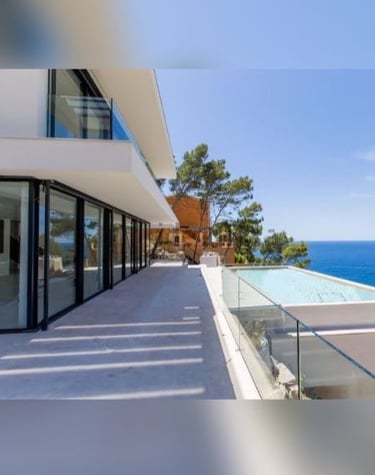 Chalet de lujo en Puerto de Andratx con vistas al mar.