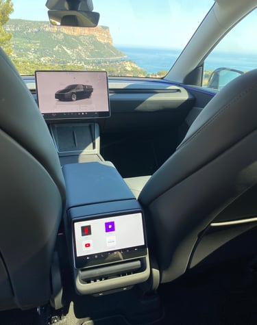 intérieur Tesla chauffeur privé Cassis