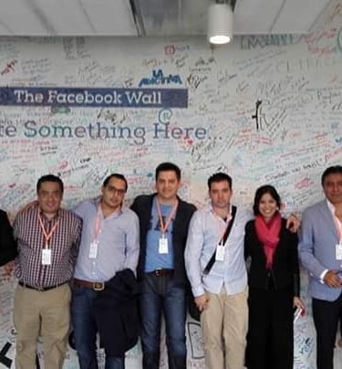 Visitando a Facebook como Agencia. Thinking Social