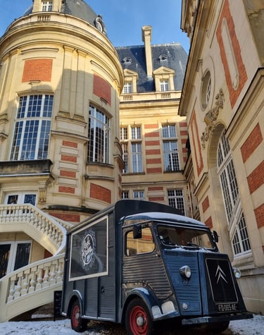 Le foodtruck Roule Galette à un événement à Versailles